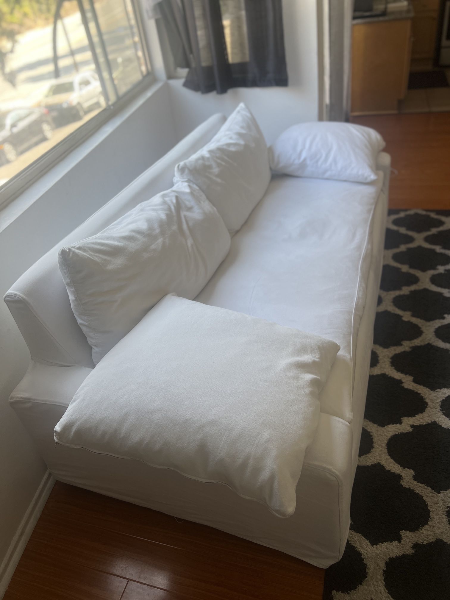 Comfy Couch With Removable/Washable Covers!! 