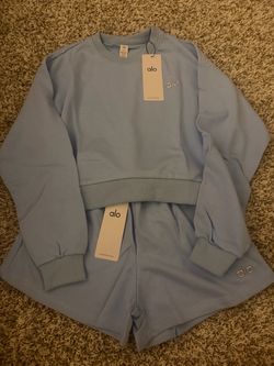 Alo Yoga light blue cropped crewneck set