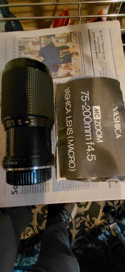 Yashica MC Zoom 75-200mm f4.5 Macro Lens