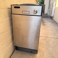 FREE Built-In Dishwasher – Stainless Steel Front – For Parts/Repair or Scrap