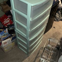 Storage bins