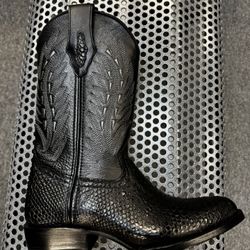 Botas vaqueras negras piel grabada