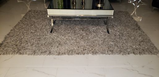 Shag rug