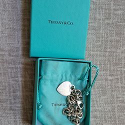 EXCELLENT CONDITION " AUTHENTIC TIFFANY & CO. 925 STERLING SILVER HEART BRACELET 150$