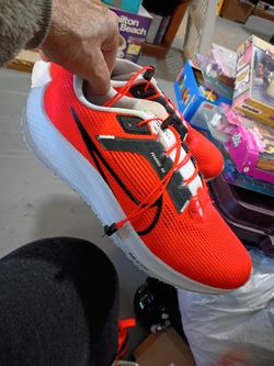Nike Pegasus 40 Man Sneaker Size 10