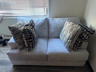 Sofa !! Like new barley used !!