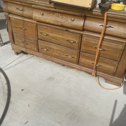 Free Free Dresser