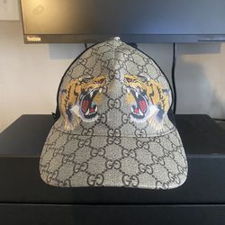 Gucci hat size small like new