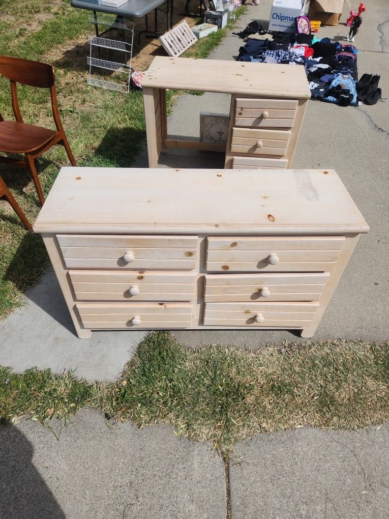 Kids Dresser And Desk 