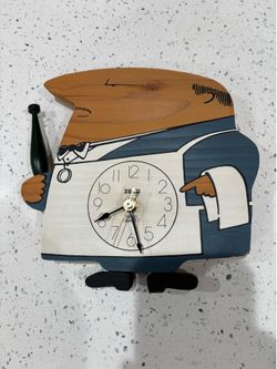 Fun quartz, maître D vintage clock.