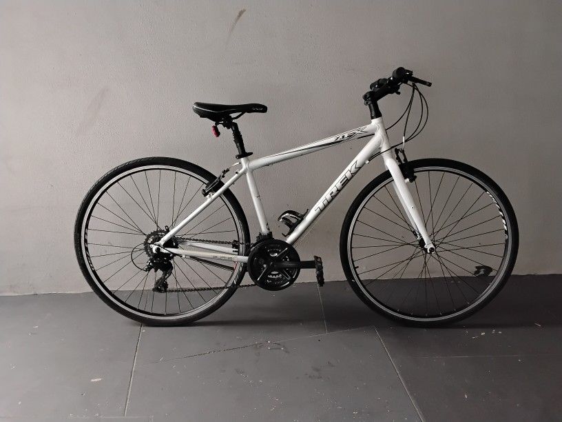 BICYCLE TREK 21 SPEED SIZE 29 BRAND NEW 