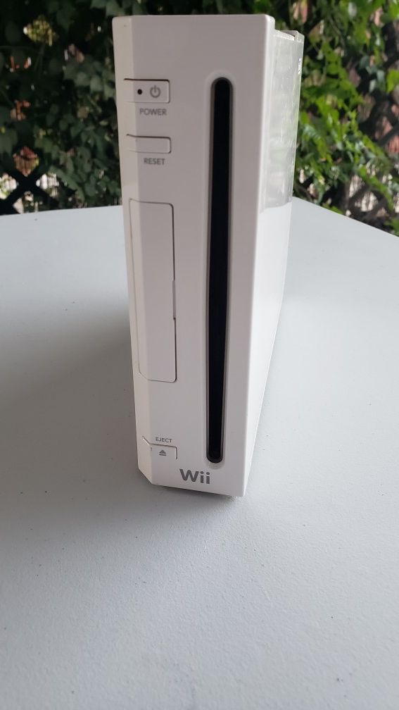 First Generation Nintendo Wii Backwards Compatible with GameCube
