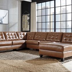 Baskove Auburn Large Leather RAF Sectional

