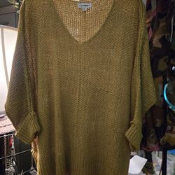 Ladies Large Eesome Loose Fit Knit Top