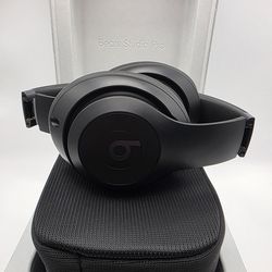 Beats Studio Pro Black