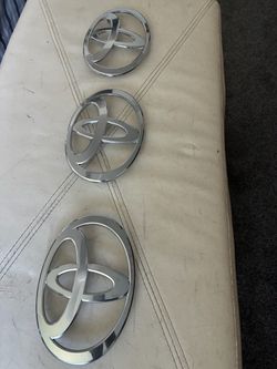 OEM Toyota emblems