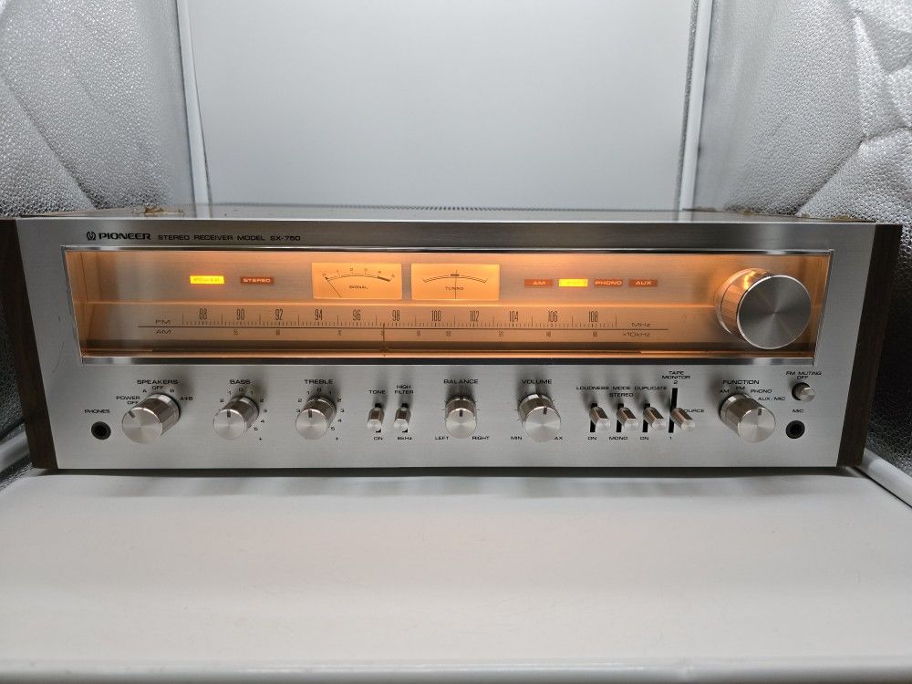 Pioneer SX-750 Vintage Stereo Receiver
