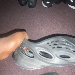 Yeezy foam runners size 9 kind not beat just a little paint and scuff marks  I can clean