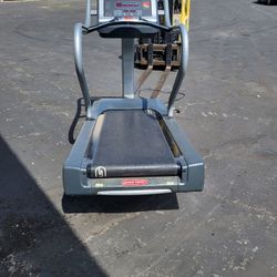 Star Trac Commercial Treadmill 