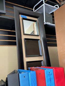 Mirror with 3 squares