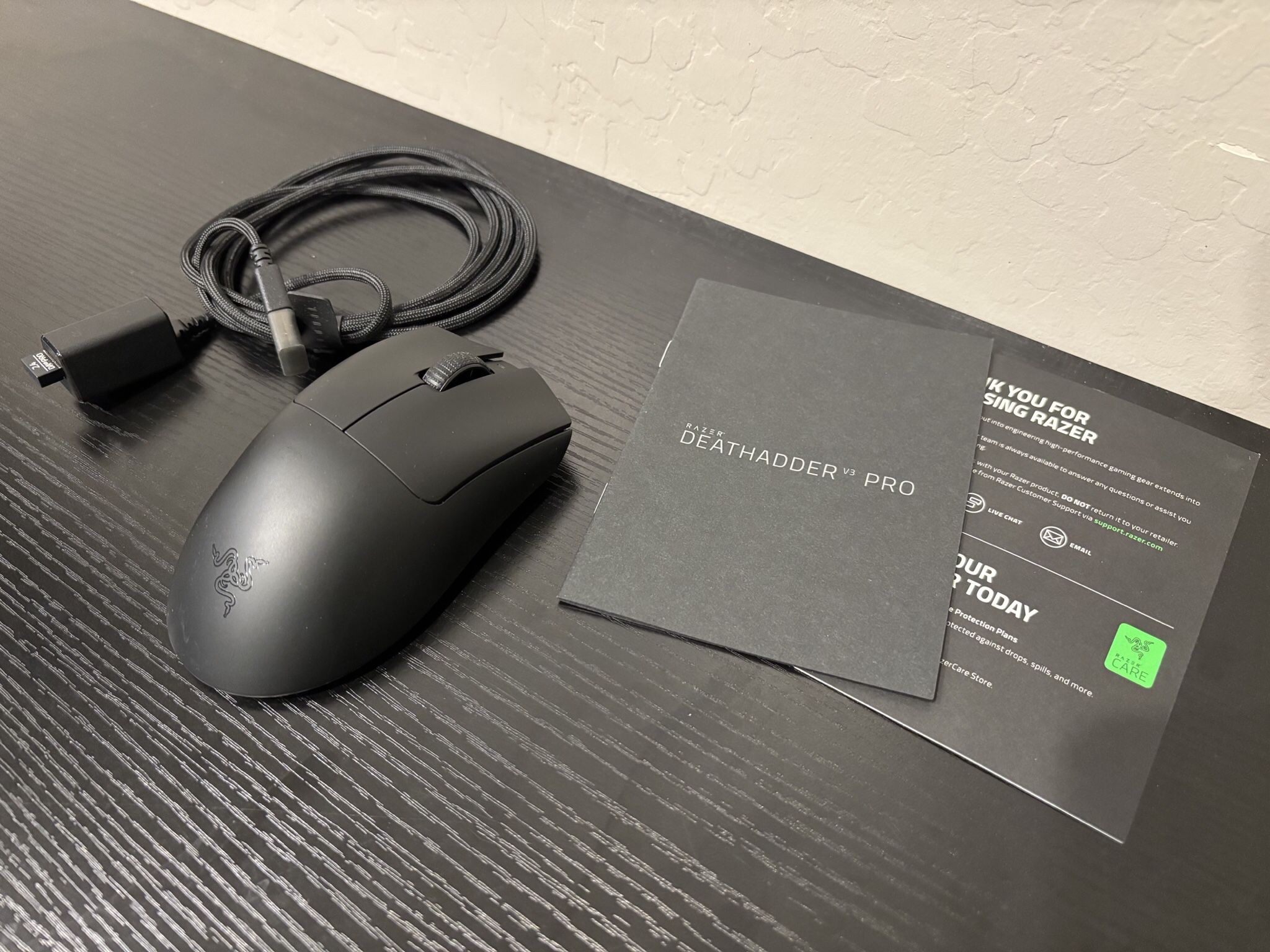 Razer DeathAdder V3 Pro Wireless Gaming Mouse - RZ01-0-R3U1  Very lightly used   The Razer DeathAdder V3 Pro Wireless Gaming Mouse is a high-pe
