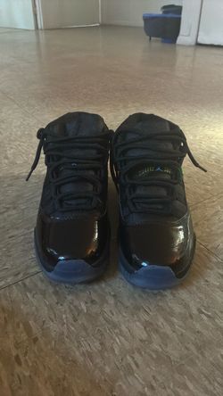 Air Jordan 11 Retro Gamma Blue Sneakers