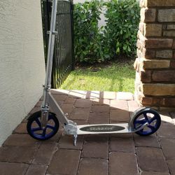 Razor A5 Lux Kick Scooter.  Local Pickup Only