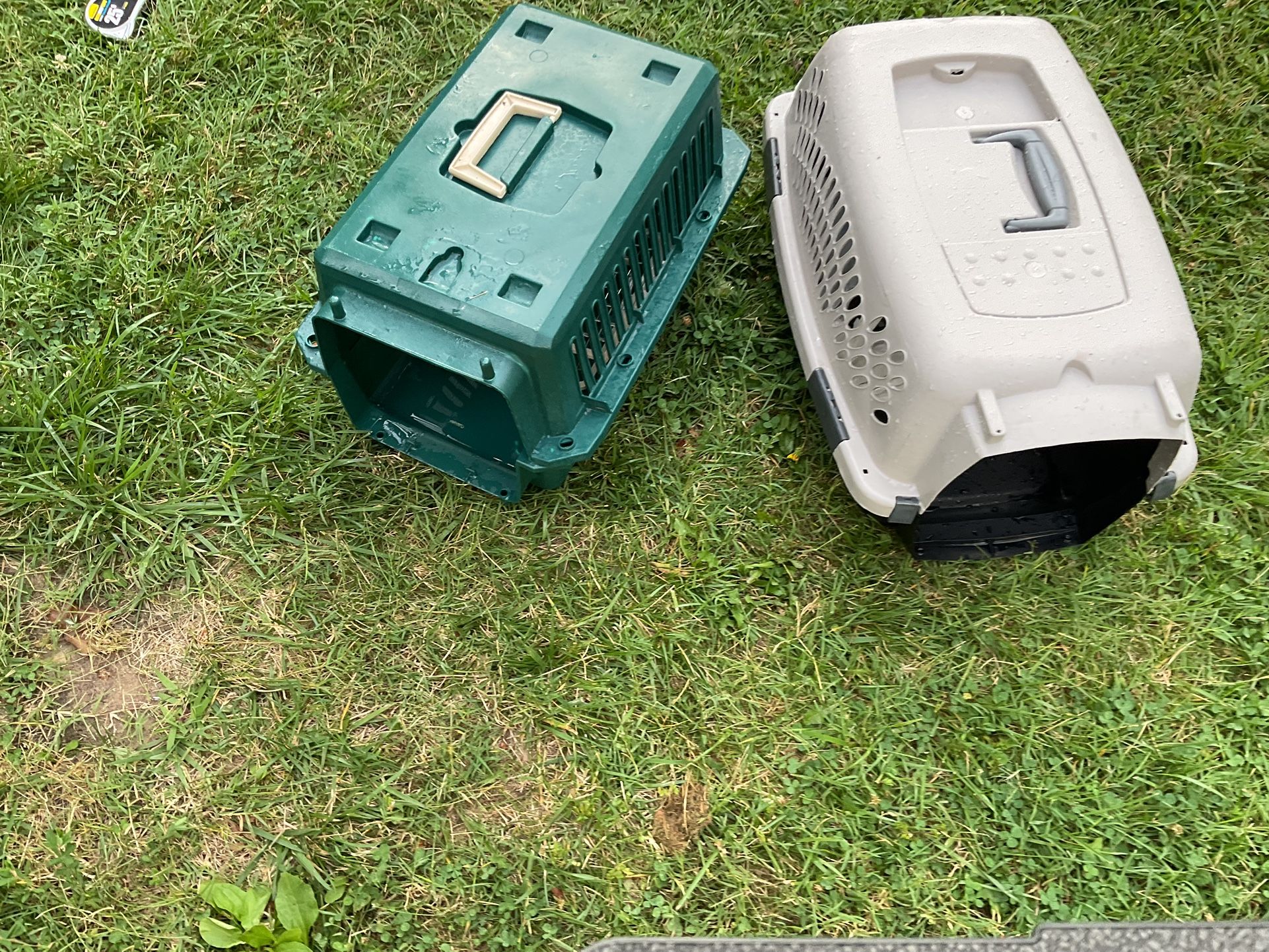 Two Carry On Pet Box, One Is A Little Bigger (NO SHIPPING)
