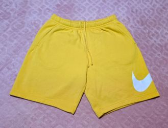 Nike Sportswear Club Fleece Graphic Shorts Mens Size Large Yellow Athleticwear