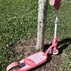 Pink Radio Flyer Kid Scooter / Kick & Glide Scooter/ 2 Wheeler Scooter in Time for the Holiday