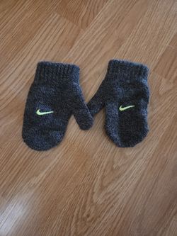 Nike Size 2t Mittens