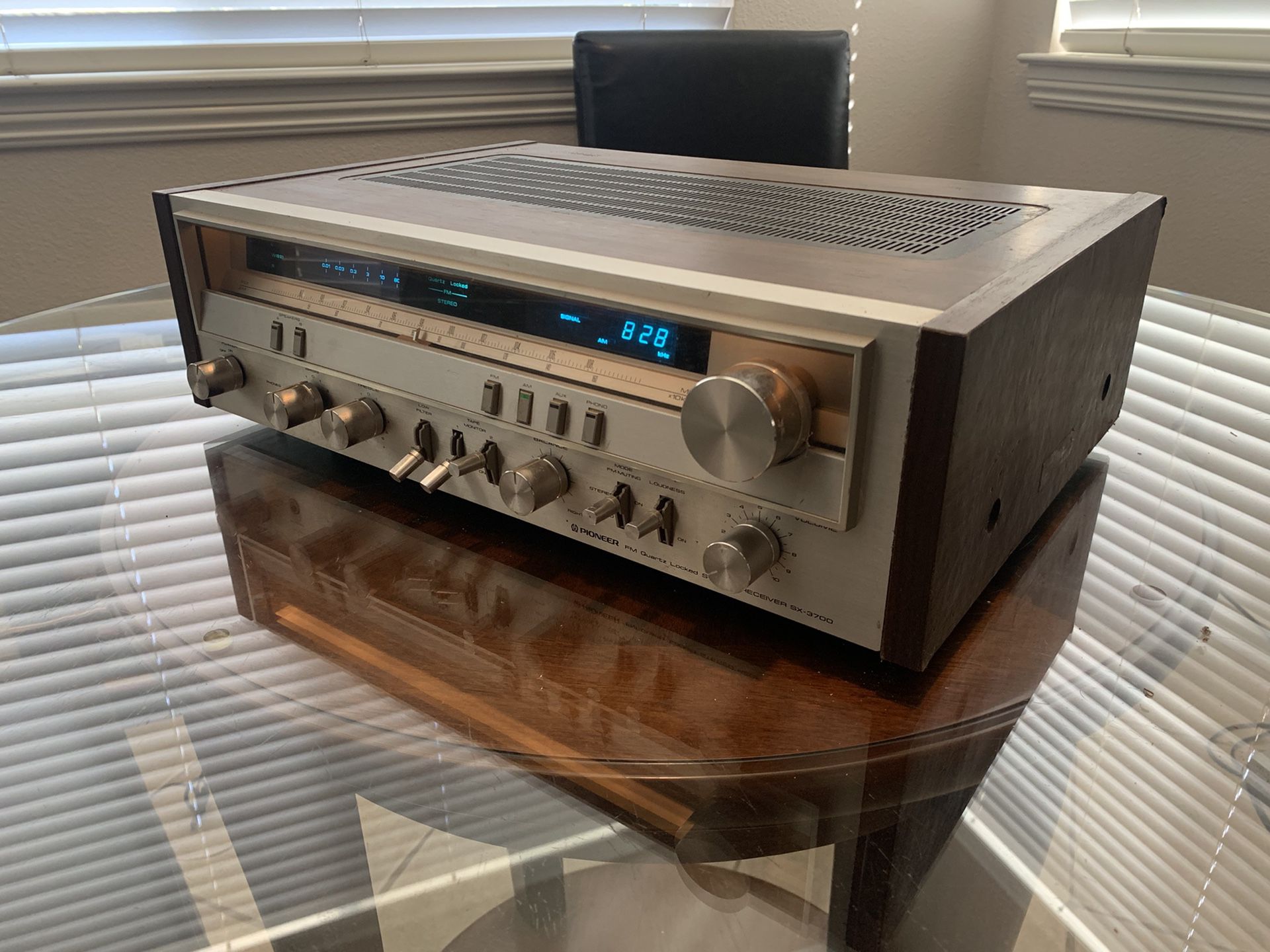 Vintage Pioneer SX-3700 stereo receiver