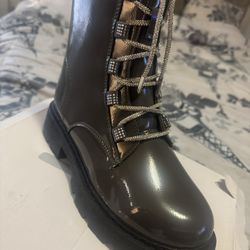 New Boots Size 9 