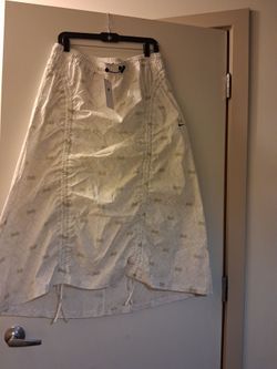Women's nike Naomi Osaka  high waisted Woven skirt size large brand new white gray