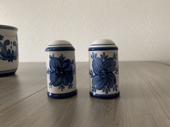 Salt & Pepper Shakers 