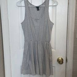 Forever 21 gray and white striped casual dress size Medium