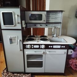 Cute Wooden Play Kitchen 