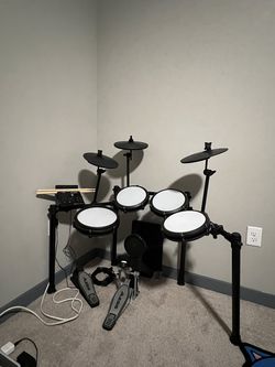 Alesis Nitro Max Mesh Electronic Drum Set