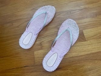 ISLE JACOBSEN FLIP FLOPS