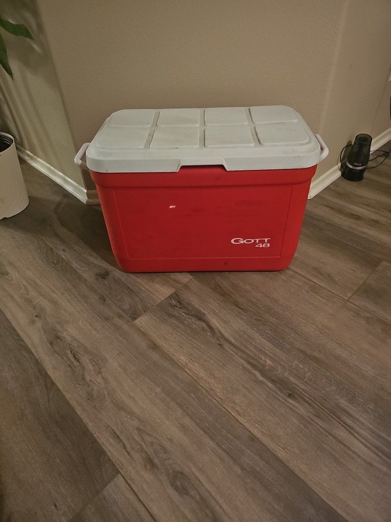Ice Chest Great Condition $30 Vintage Gott 48