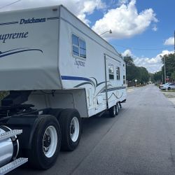 Tráiler Dutchmen 35 Ft