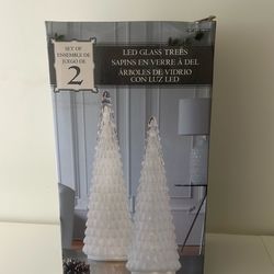 2 Led glass trees