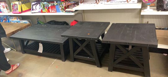 Set of 3, 2 end table and 1 coffee table $399