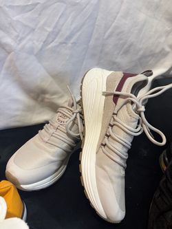 Sketchers size 7
