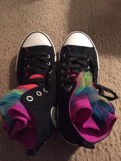 Girl's converse size 4