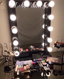 Vertical Hollywood Style Vanity Mirror
