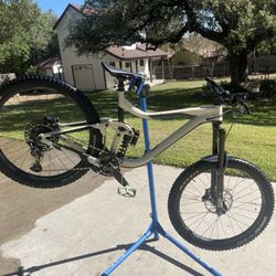 Giant Reign Enduro MTB for Sale in San Antonio TX OfferUp