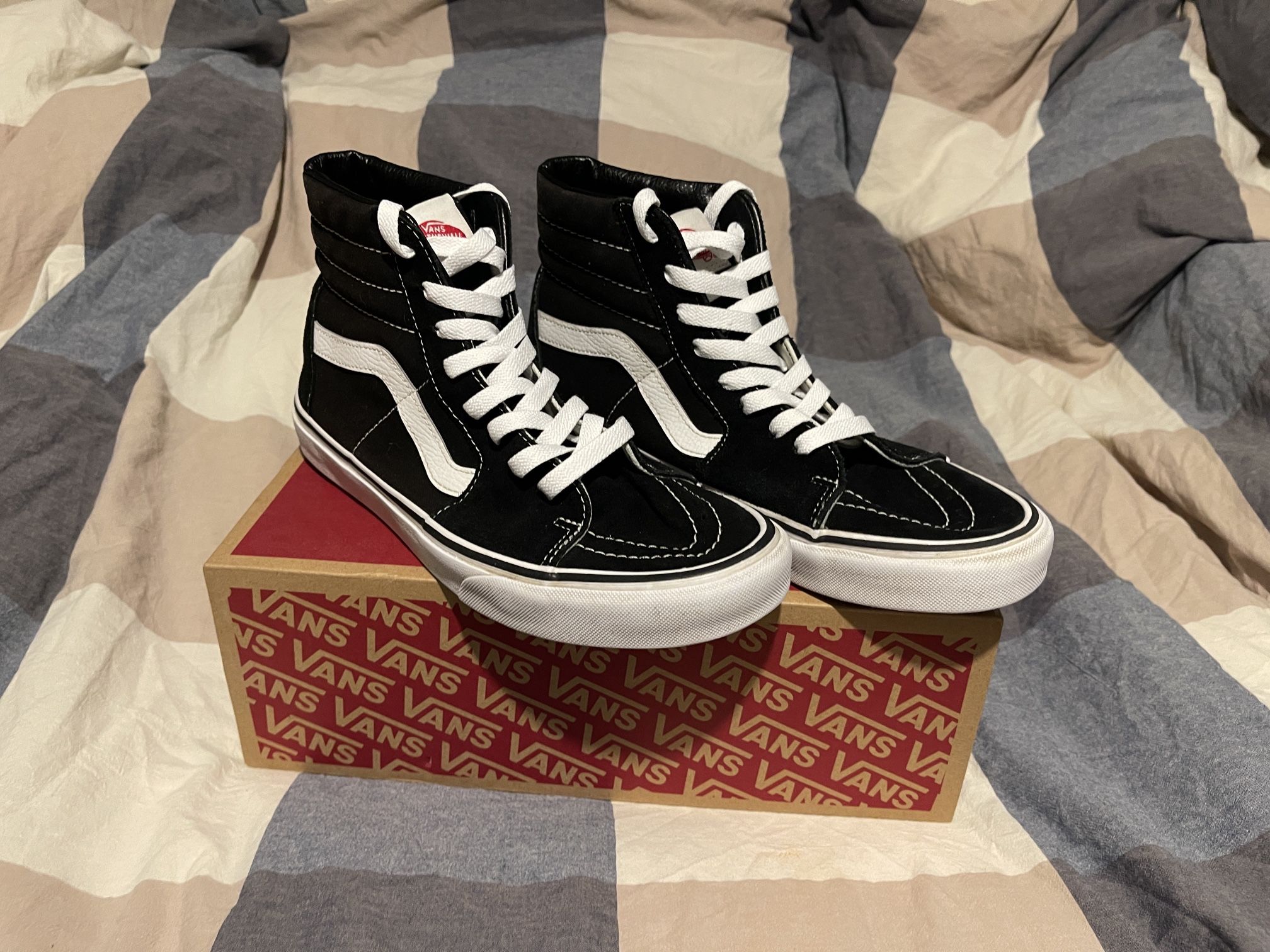 Vans High Tops Men’s 9.0 Women’s 10.5 Black Old School (Like New )