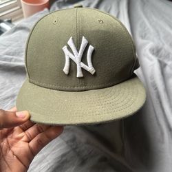 Fitted cap 