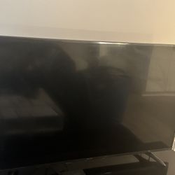 Selling 55inch Flatscreen Roku TV